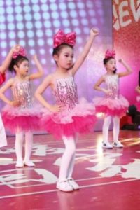 Cho thuê Váy múa cho bé tại Hà Nội