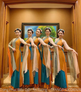 Áo tứ thân cách tân