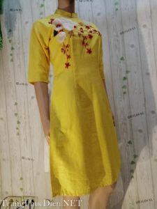 Áo dài cách tân hoa đỏ ngày tết tại shop Trang Phục Biểu Diễn Ấn Tượng, Thái Hà Hà Nội