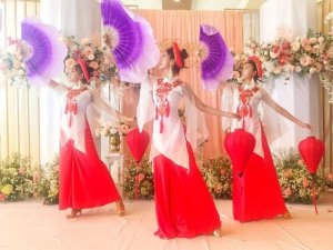 Thuê Trang phục múa dân gian đương đại trắng đỏ - Trang phục múa dân gian đương đại tại Hà Nội