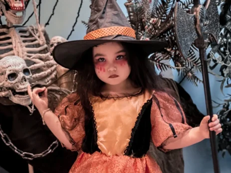 Bé gái thuê trang phục phù thủy Halloween kèm trang điểm hóa trang tại Hà Nội – Trang Phục Biểu Diễn Ấn Tượng, 49A Ngõ 198 Thái Hà, Đống Đa